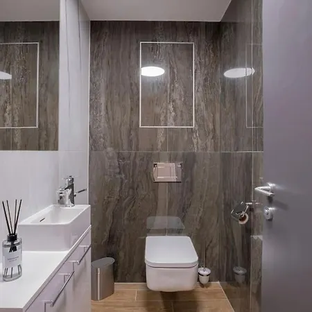 Eurovea Executive With Balcony דירה *